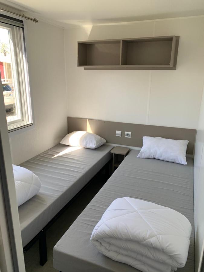 Mobilhome Vias Plage Dans Camping Exterior photo