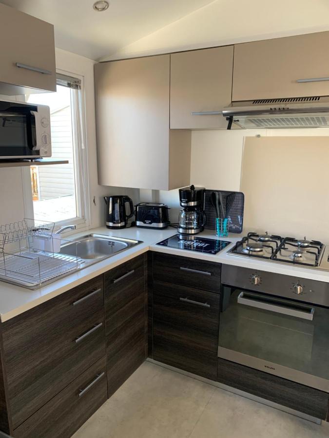 Mobilhome Vias Plage Dans Camping Exterior photo