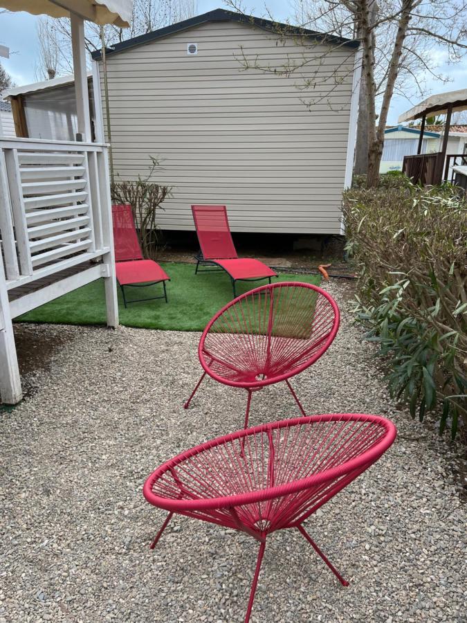 Mobilhome Vias Plage Dans Camping Exterior photo
