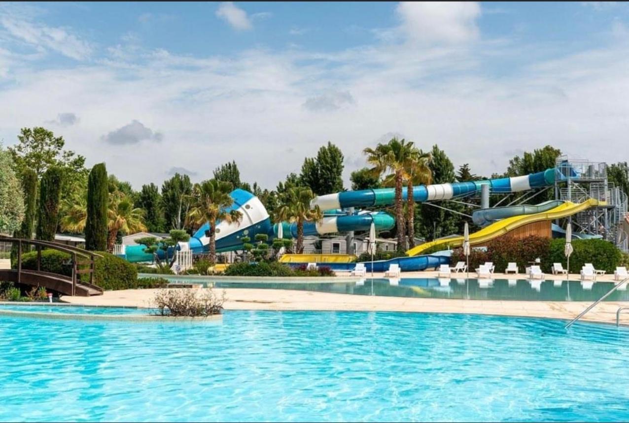 Mobilhome Vias Plage Dans Camping Exterior photo