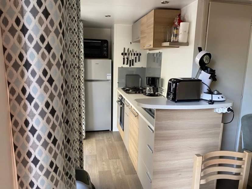 Mobilhome Vias Plage Dans Camping Exterior photo