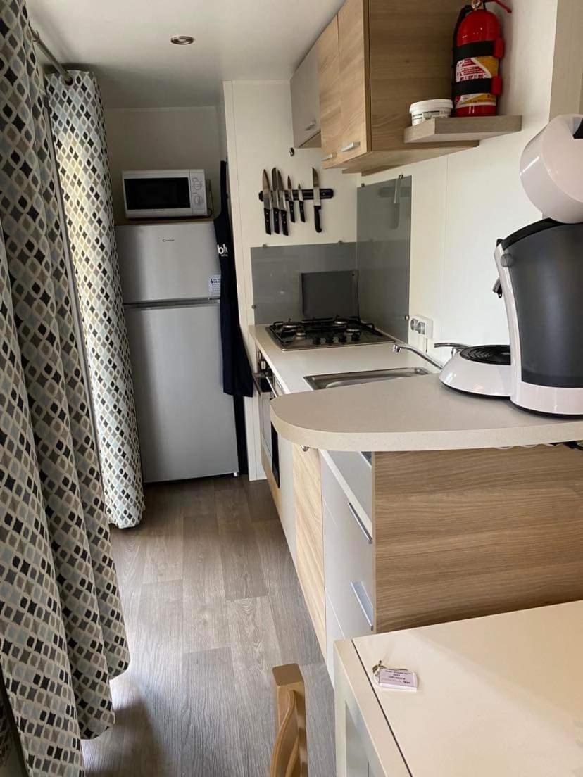 Mobilhome Vias Plage Dans Camping Exterior photo