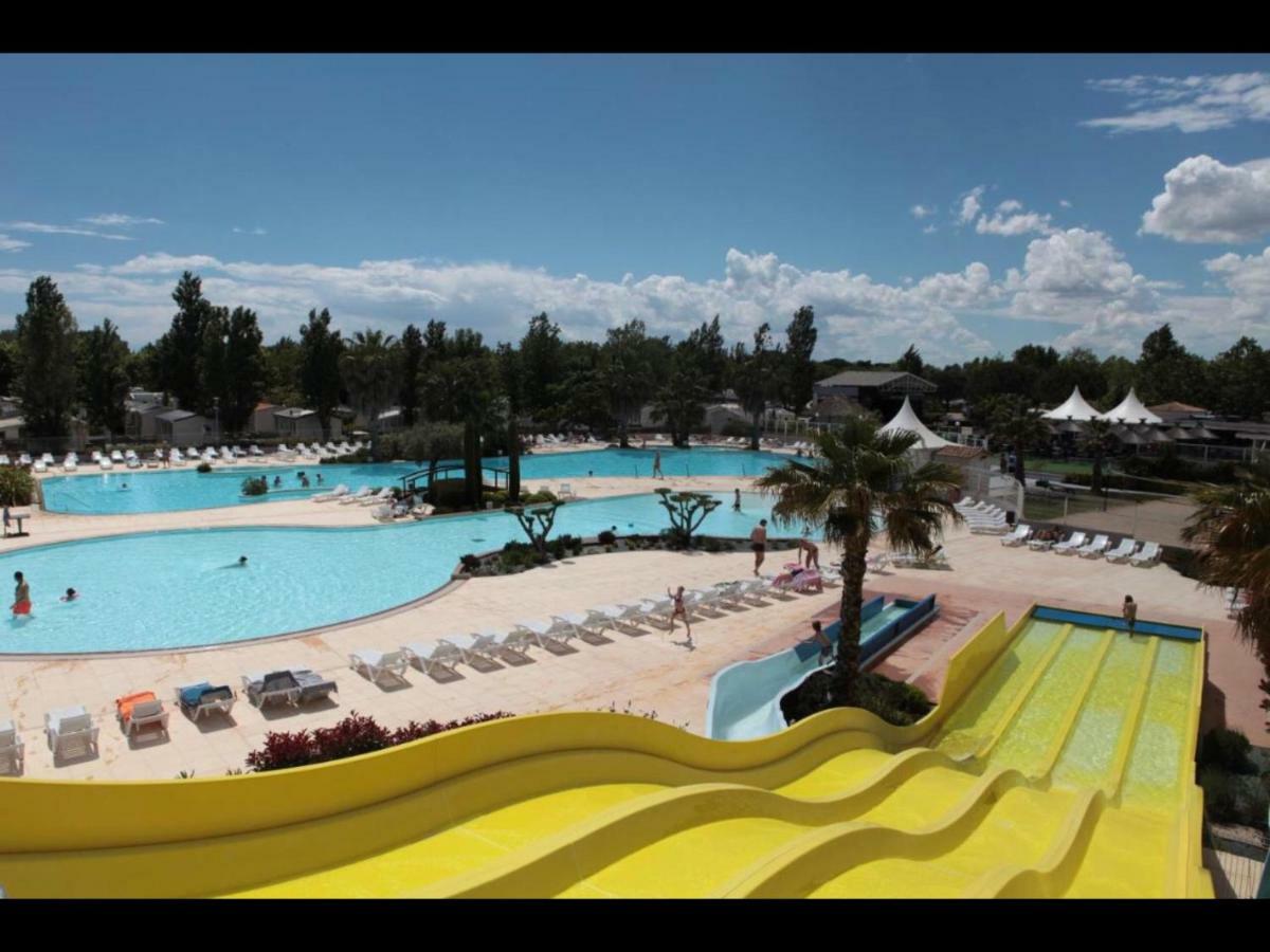 Mobilhome Vias Plage Dans Camping Exterior photo