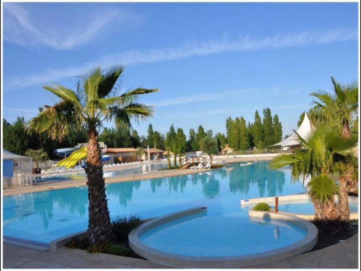 Mobilhome Vias Plage Dans Camping Exterior photo