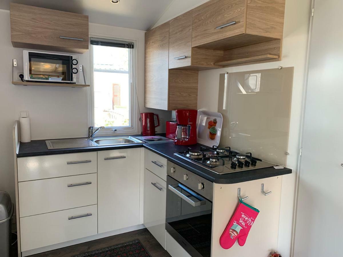 Mobilhome Vias Plage Dans Camping Exterior photo