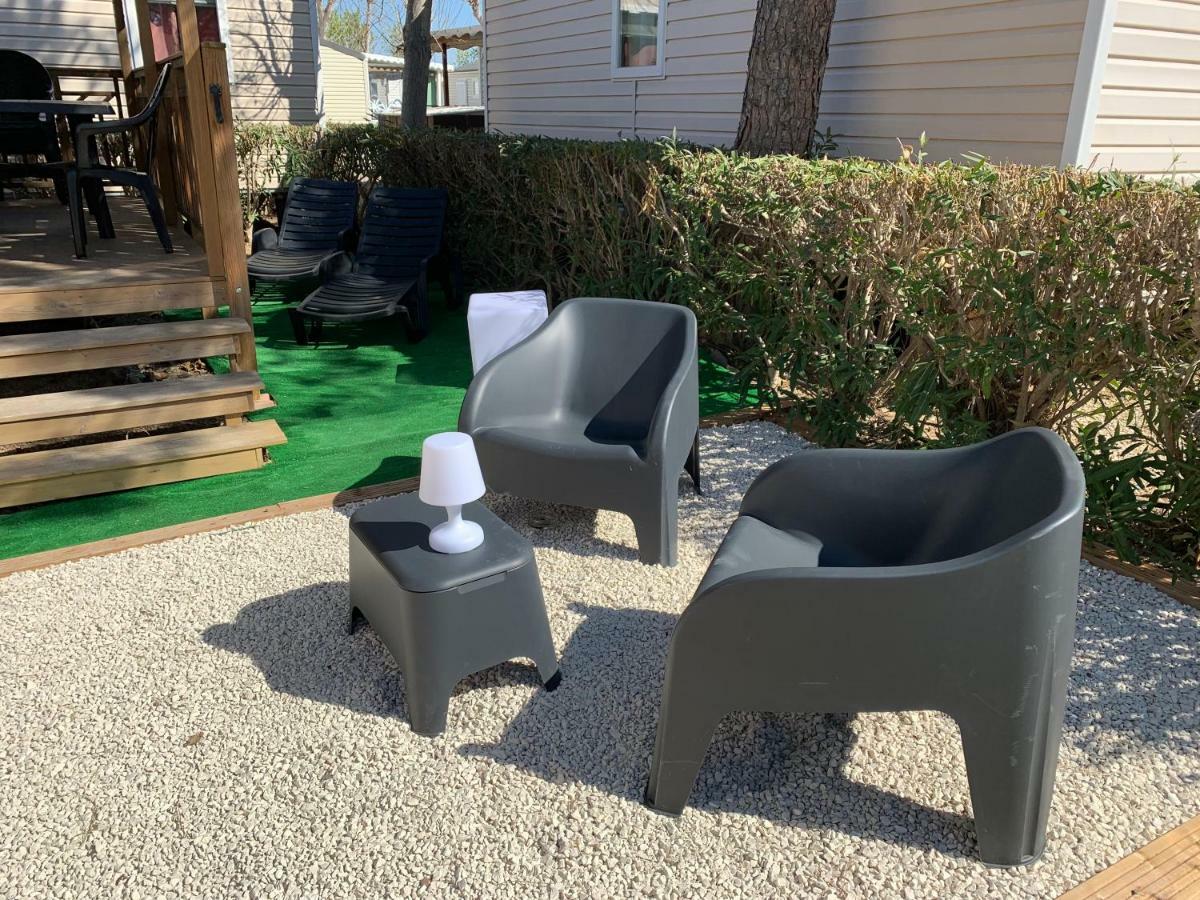 Mobilhome Vias Plage Dans Camping Exterior photo