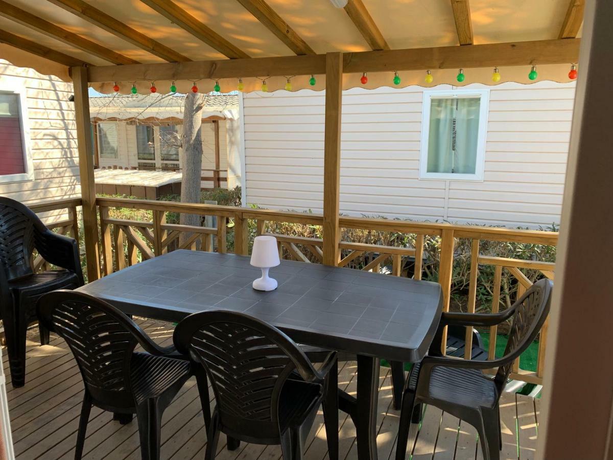 Mobilhome Vias Plage Dans Camping Exterior photo