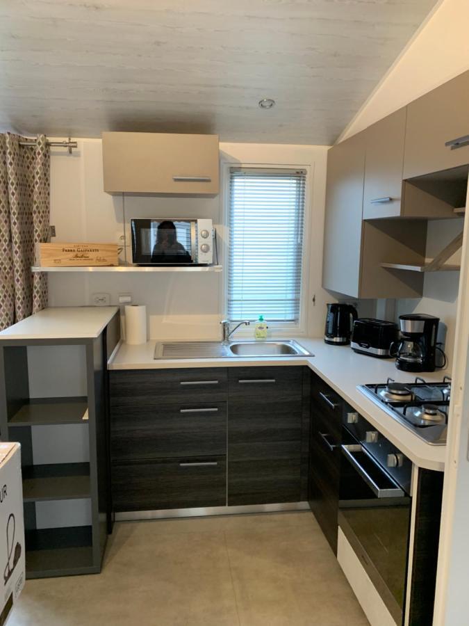 Mobilhome Vias Plage Dans Camping Exterior photo